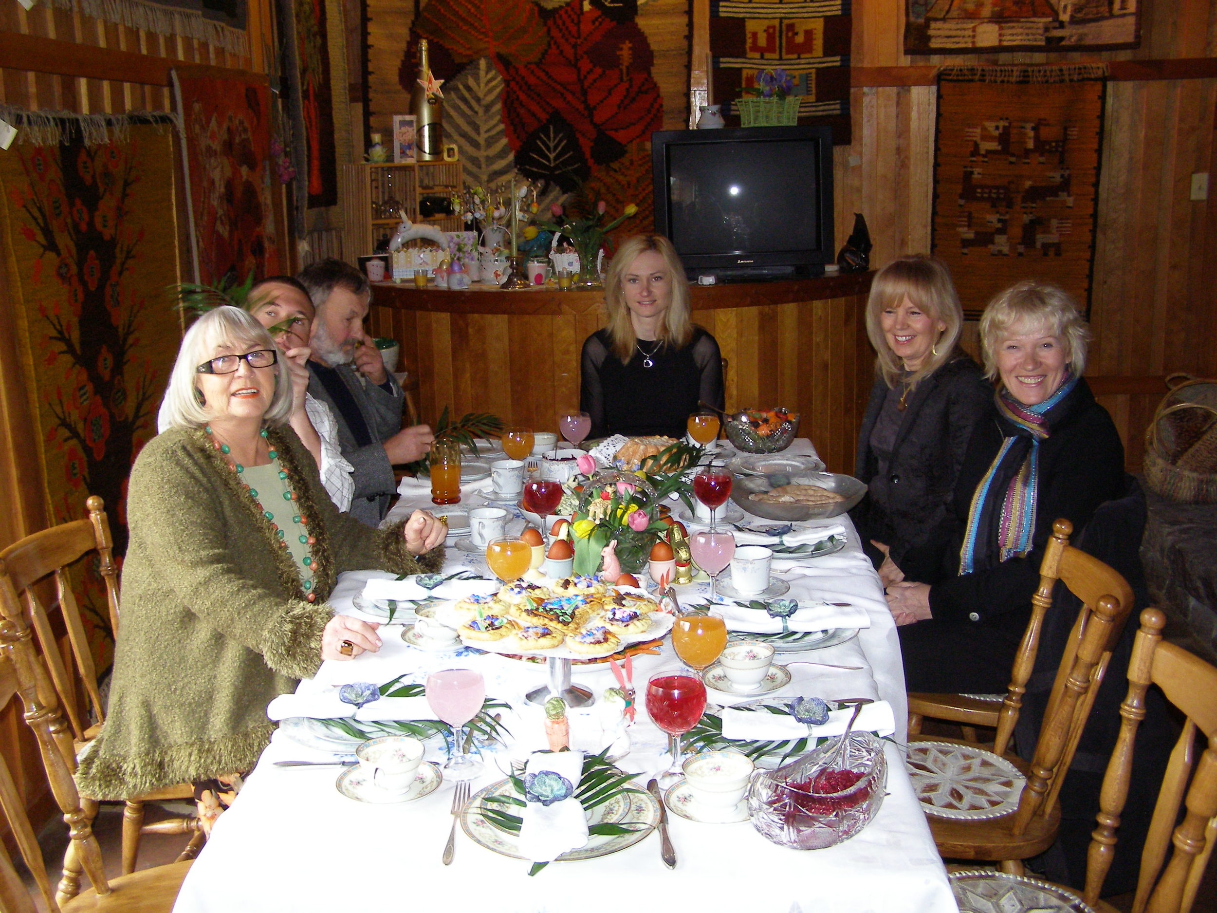 Easter table4.JPG