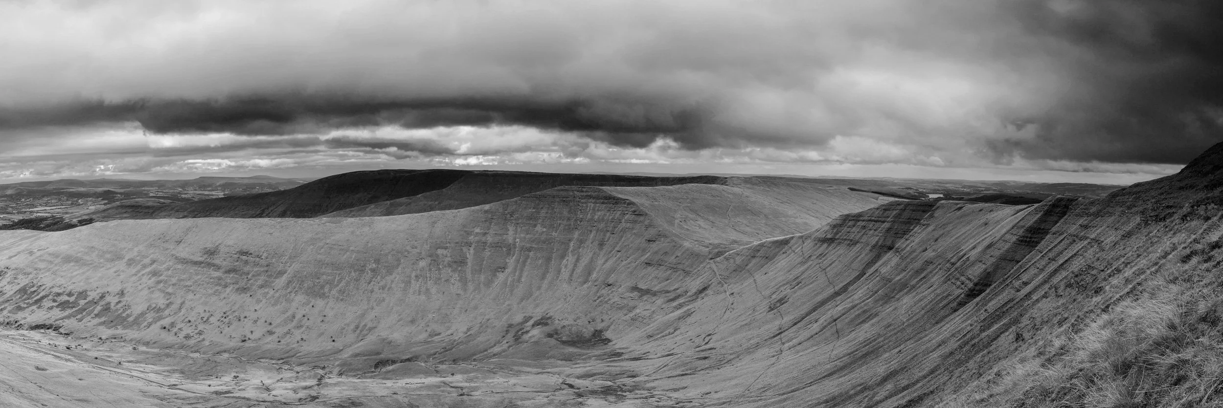 Crybyn_Panorama B+W.jpg