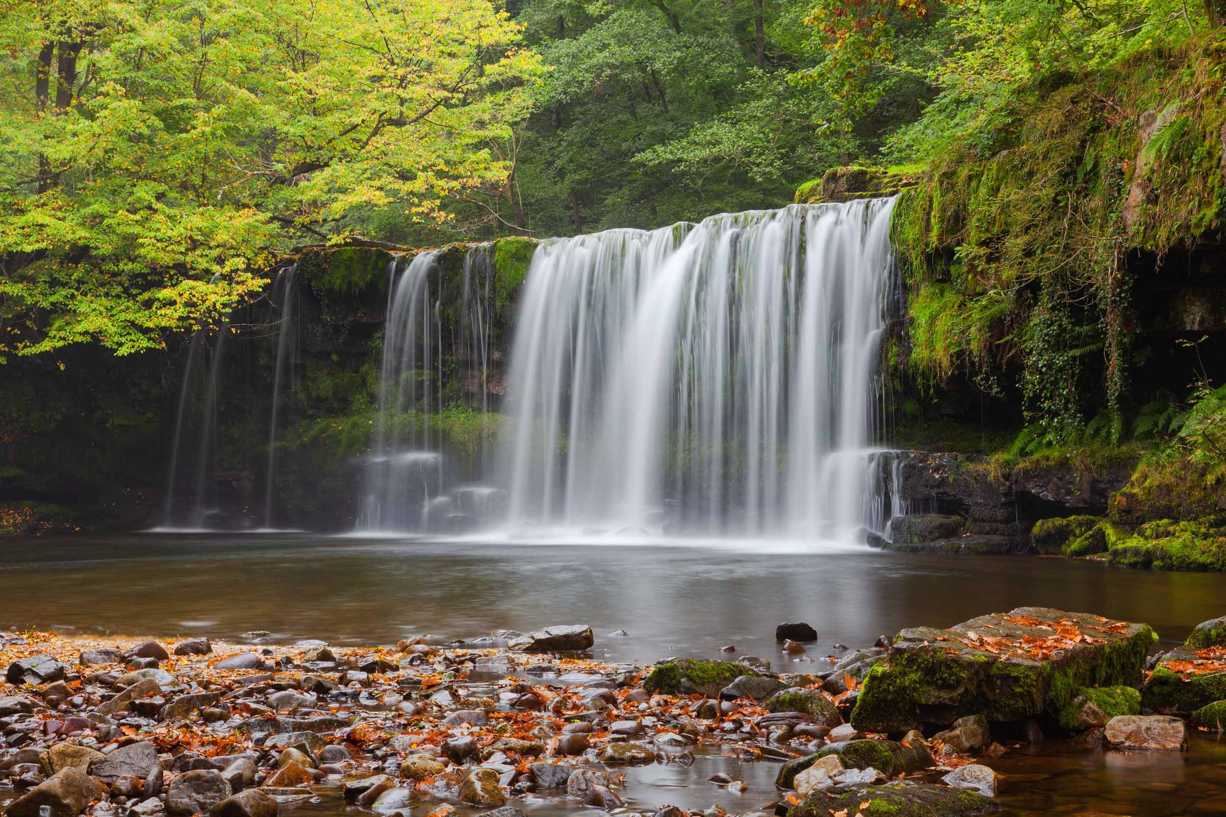 Sgwd Ddwli Waterfall in Autumn