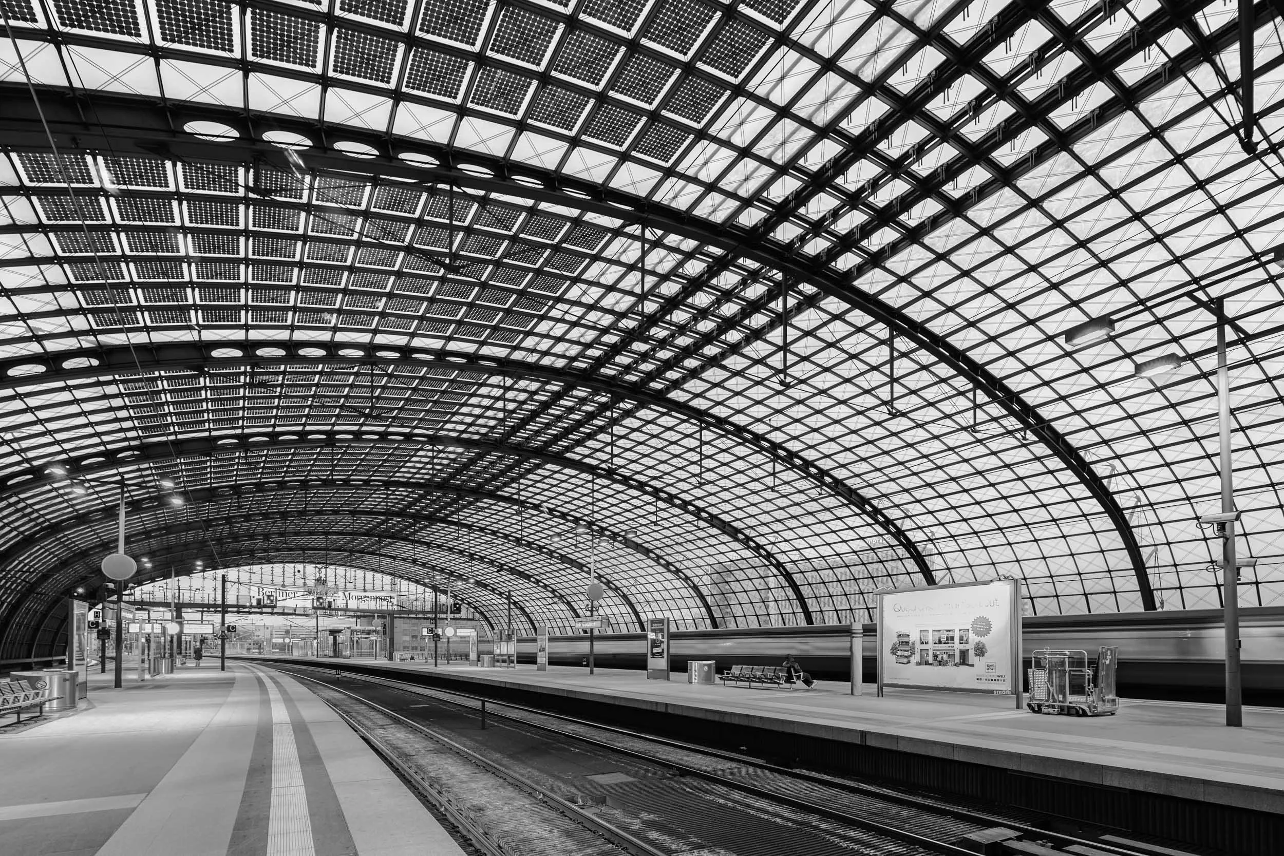 Berlin Hauptbanhof Station.jpg