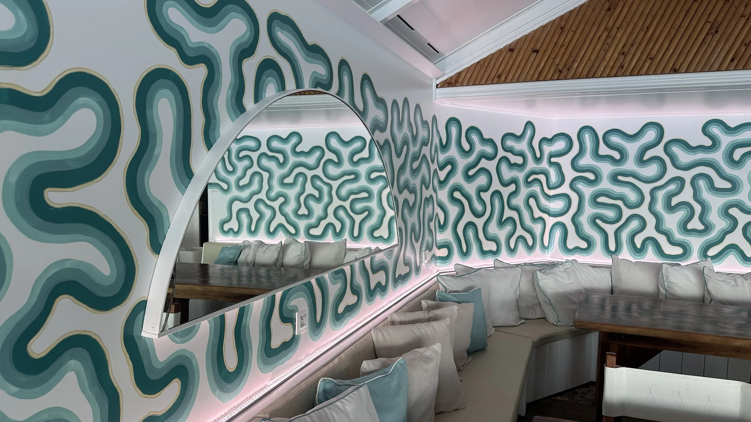 Nikki Beach Mural, Daniel Dugan 1MB.jpg