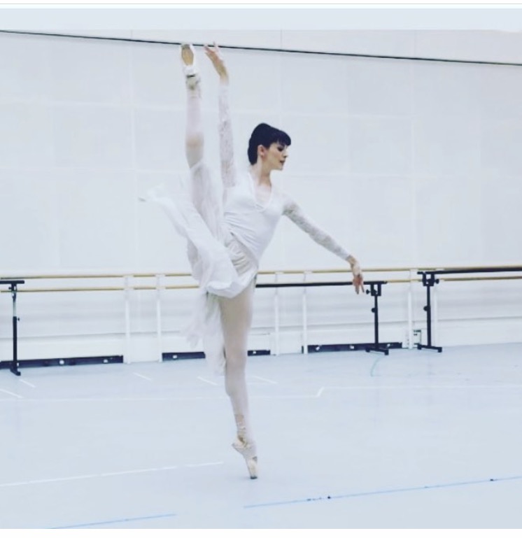 I feel very confident in a long sleeved leotard. I don't know why but I do! 