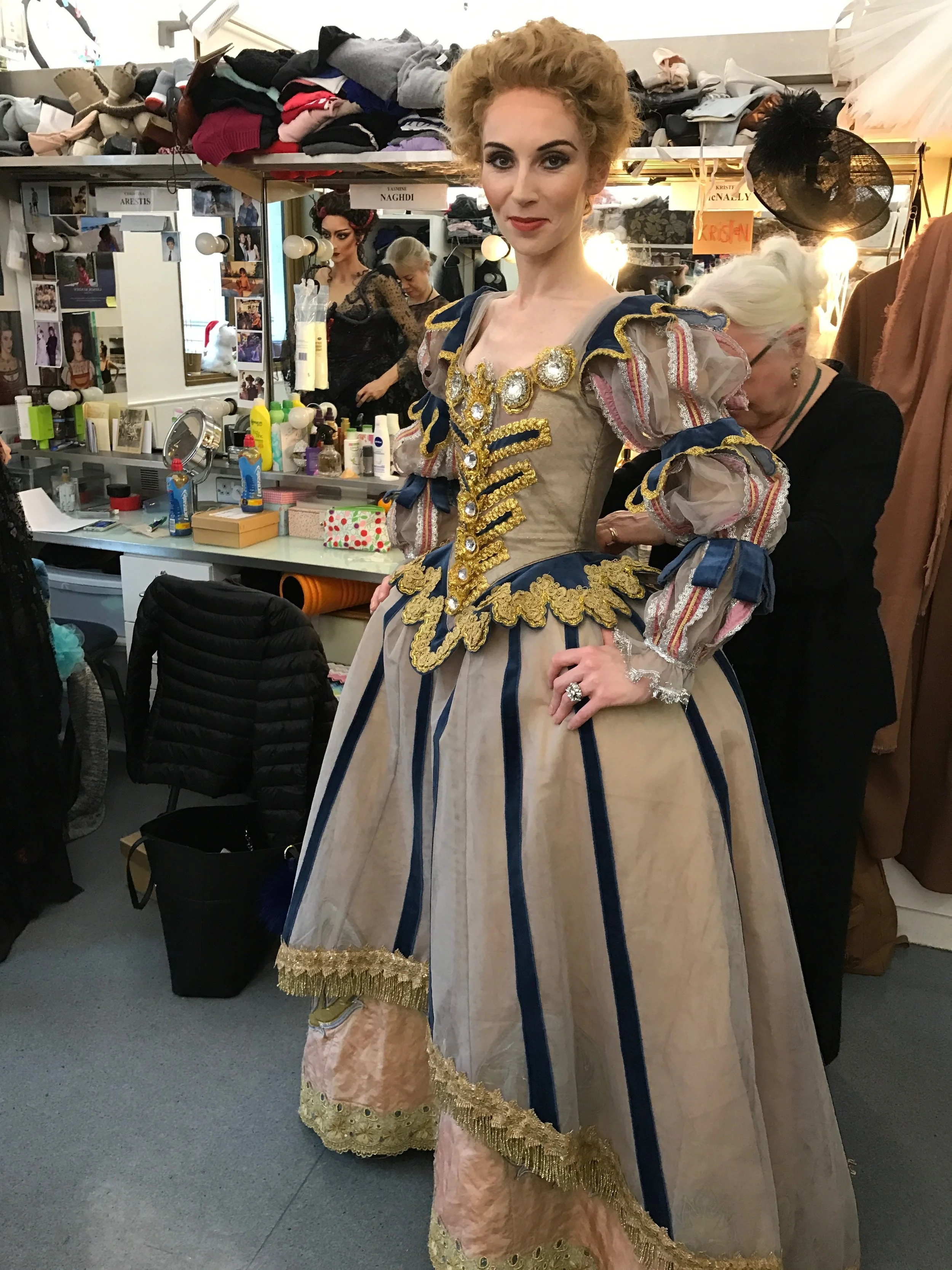 Queen - Sleeping Beauty ( Kristen )