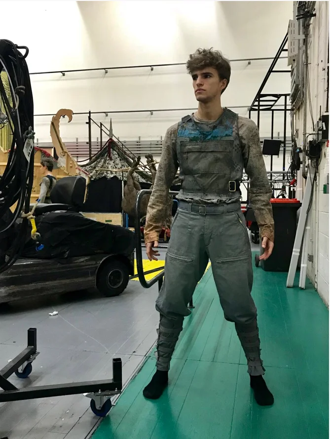 Leo rocking this look