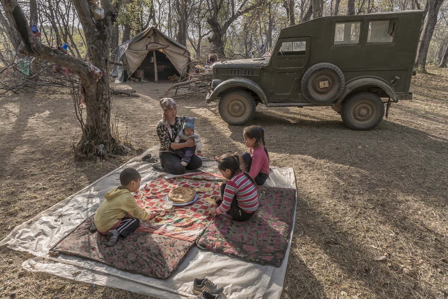 kyrgyzstan-arslanbob-walnut-pickers-camping-family-tea-picnic-jo-kearney-video-photography.jpg