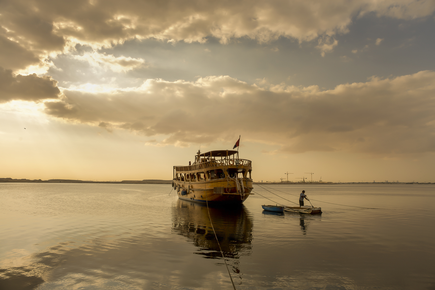 jo-kearney-dhows-dubai-migrant-worker-travel-photography.jpg