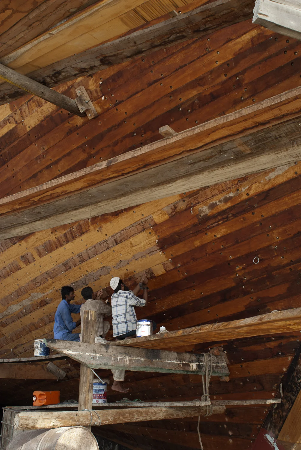 jo-kearney-dhows-building-dubai-migrant-worker-travel-photography.jpg