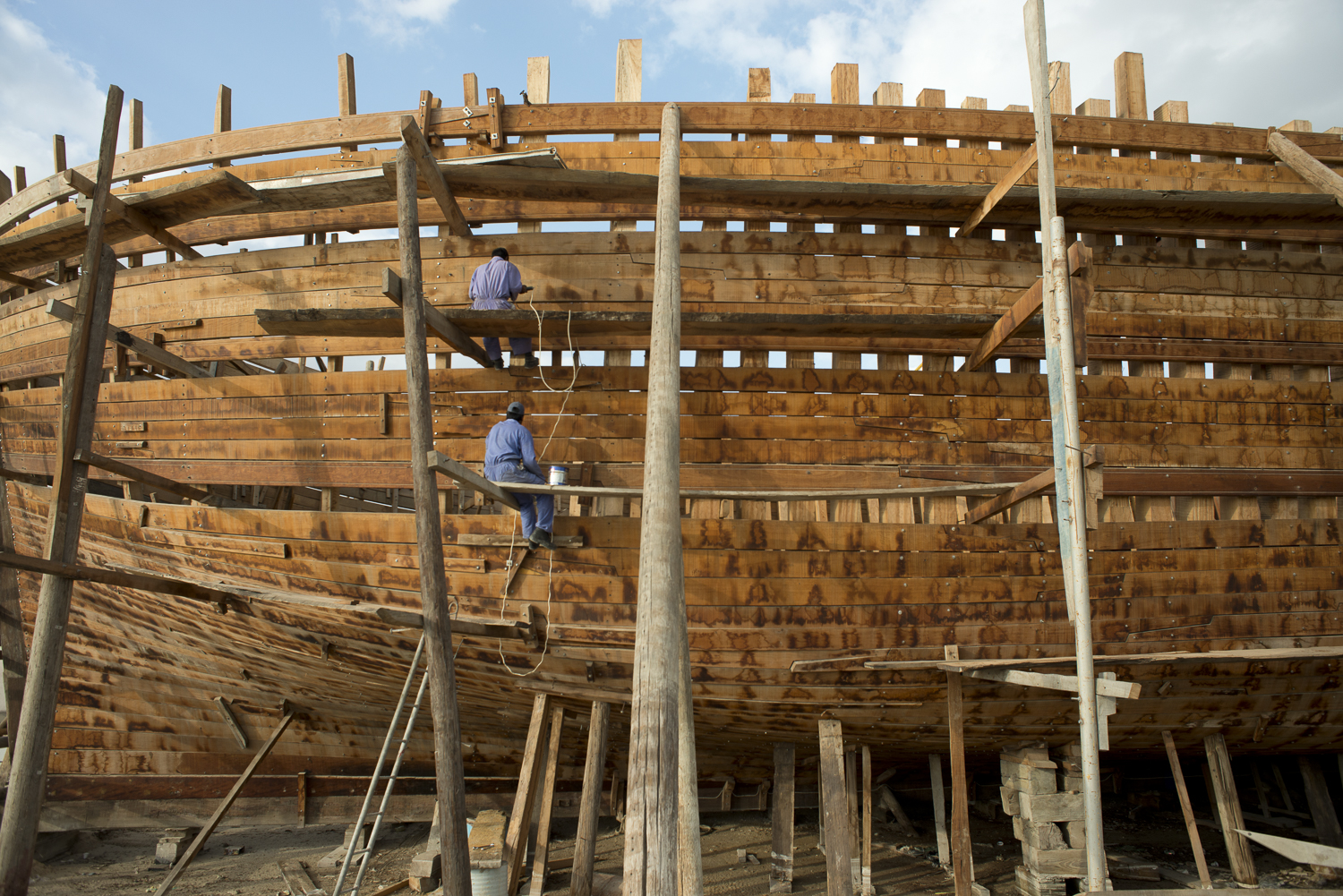 jo-kearney-al-jadaaf-dhows-building-dubai-migrant-worker-travel-photography.jpg