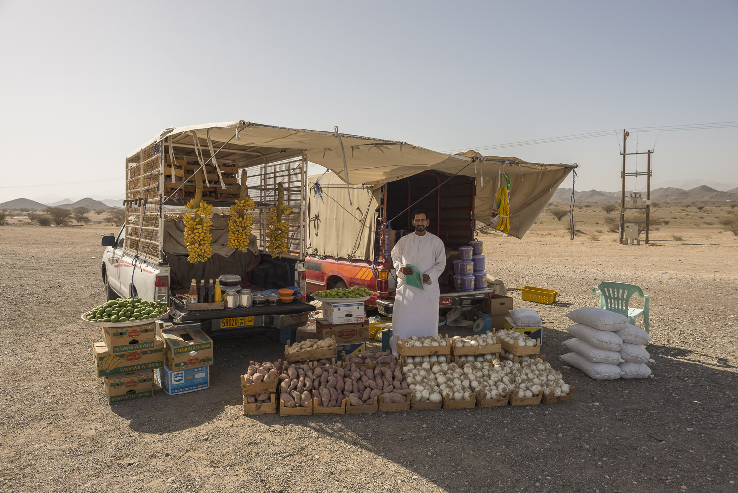 roadside-stalls-dubai-uae-vegetables-Al-Ain-desert-travelphotography-jo-kearney-photography-video-cheltenham.jpg