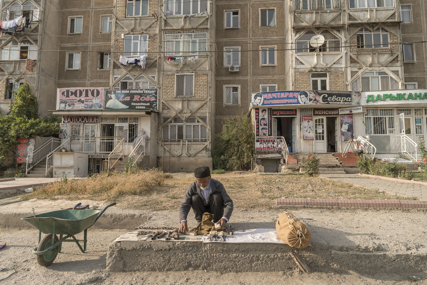 tools-roadside-stalls-market-kyrgyzstan-travel-photography-groceries-osh.jpg