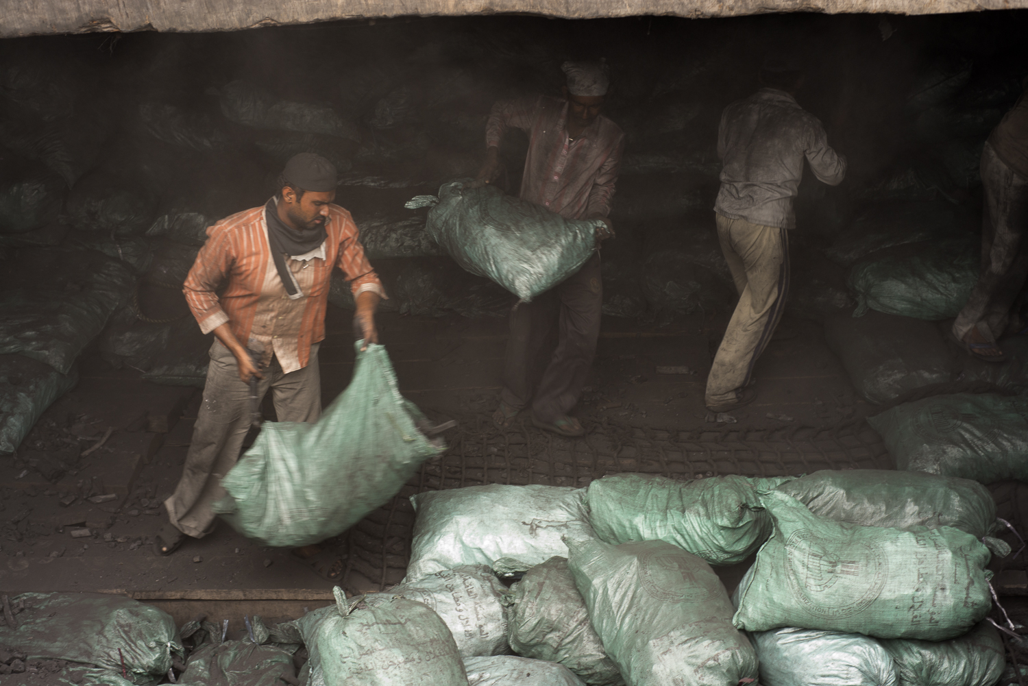 migrants-charcoal-workers-uae-jo-kearney-photography-video-travel-photography.jpg