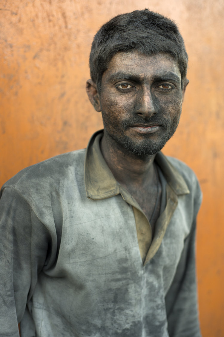 portraits-charcoal-workers-uae-jo-kearney-photography-video-travel-photography-migrant-workers.jpg