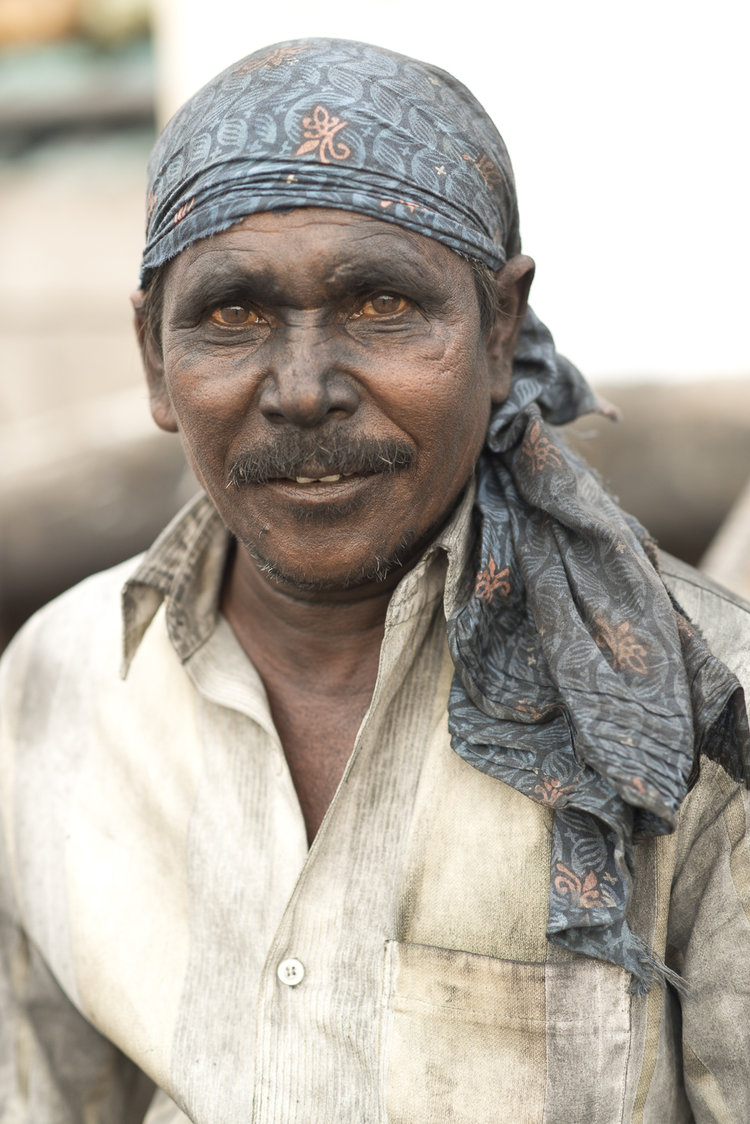 portraits-charcoal-workers-uae-jo-kearney-photography-video-travel-photography-sharjah.jpg
