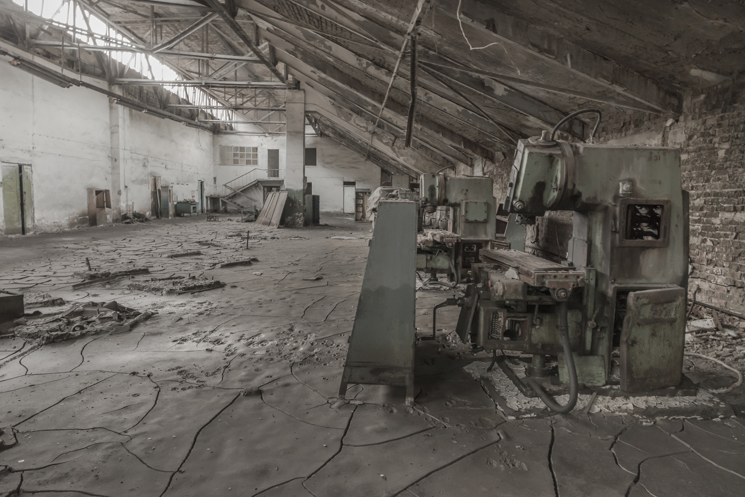 min-kush-soviet-uranium-mining-town-industrial-Russia-Kyrgyzstan-ruins-soviet-sign-jo-kearney-photos-video-photography-factory-interior-machines.jpg