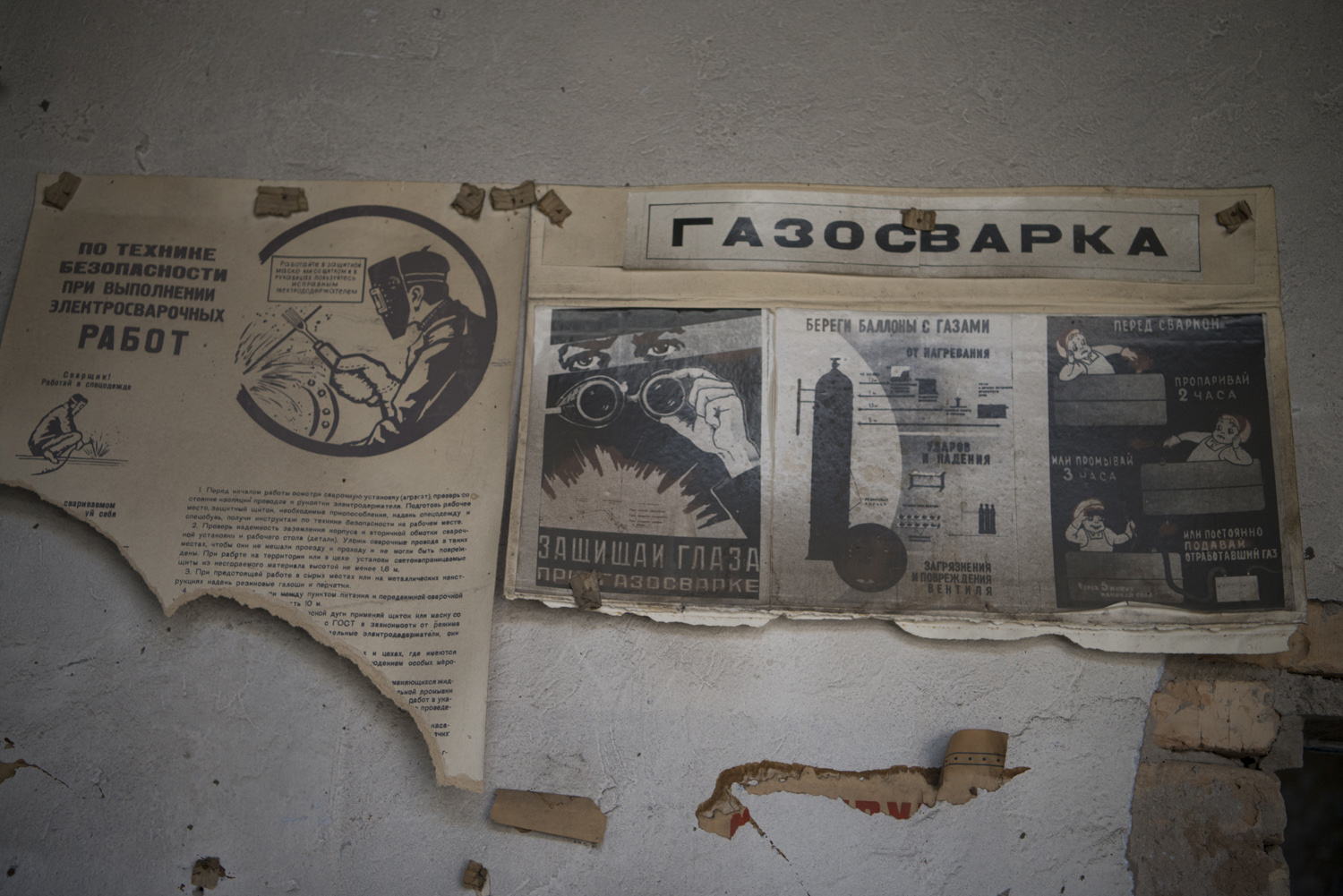 min-kush-soviet-uranium-mining-town-industrial-Russia-Kyrgyzstan-ruins-soviet-sign-jo-kearney-photos-video-photography-factory-abandonment.jpg