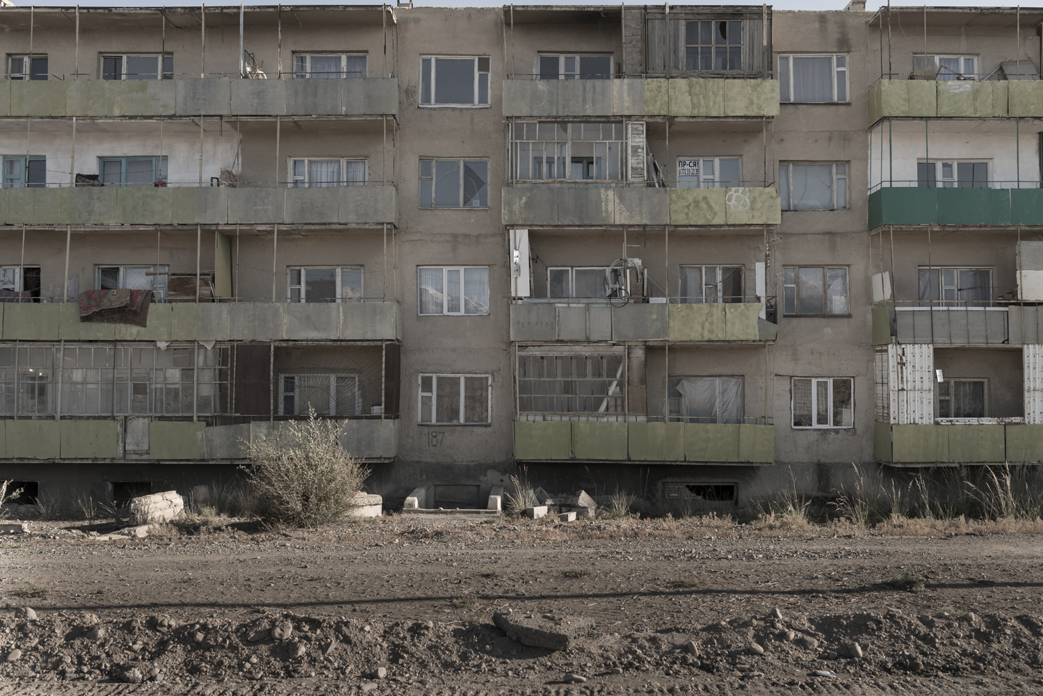 soviet-apartments-blocks-of-flats-kyrgyzstan-balykchy-architecture.jpg