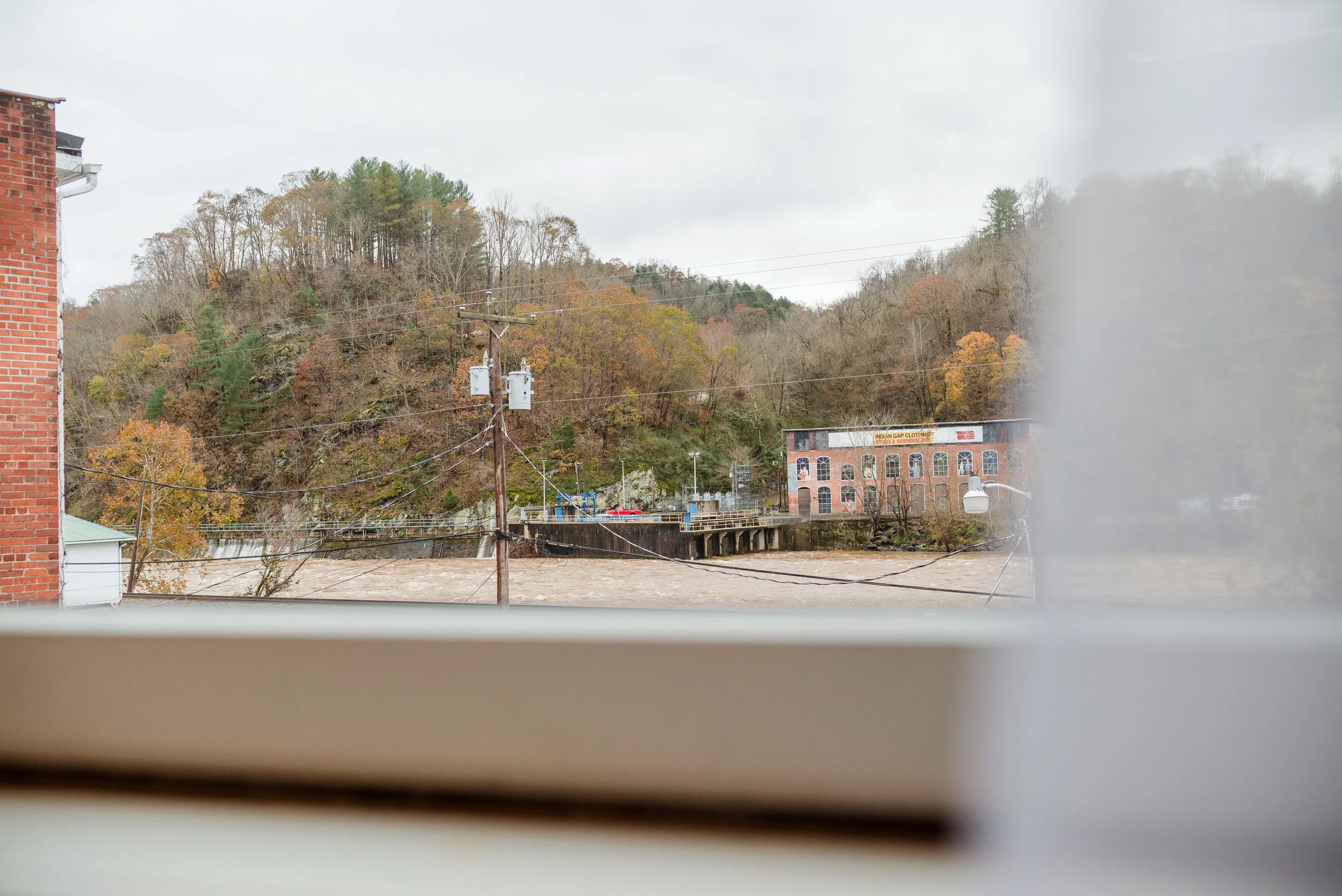 Photography Studio For Hourly and Daily Rental in Marshall, NC in the Asheville, NC area. Natural light. Loft Style.