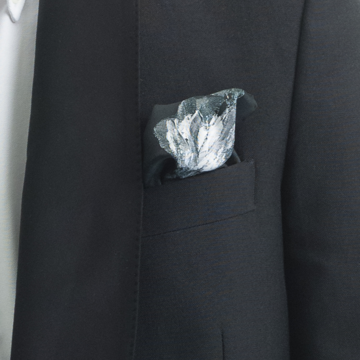 'SPRINGING TULIPS V', SILK TWILL POCKET SQUARE, DETAIL