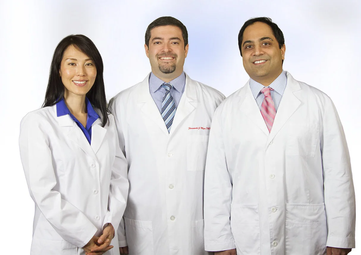 Drs_MezaLeePatel_14_crop.jpg