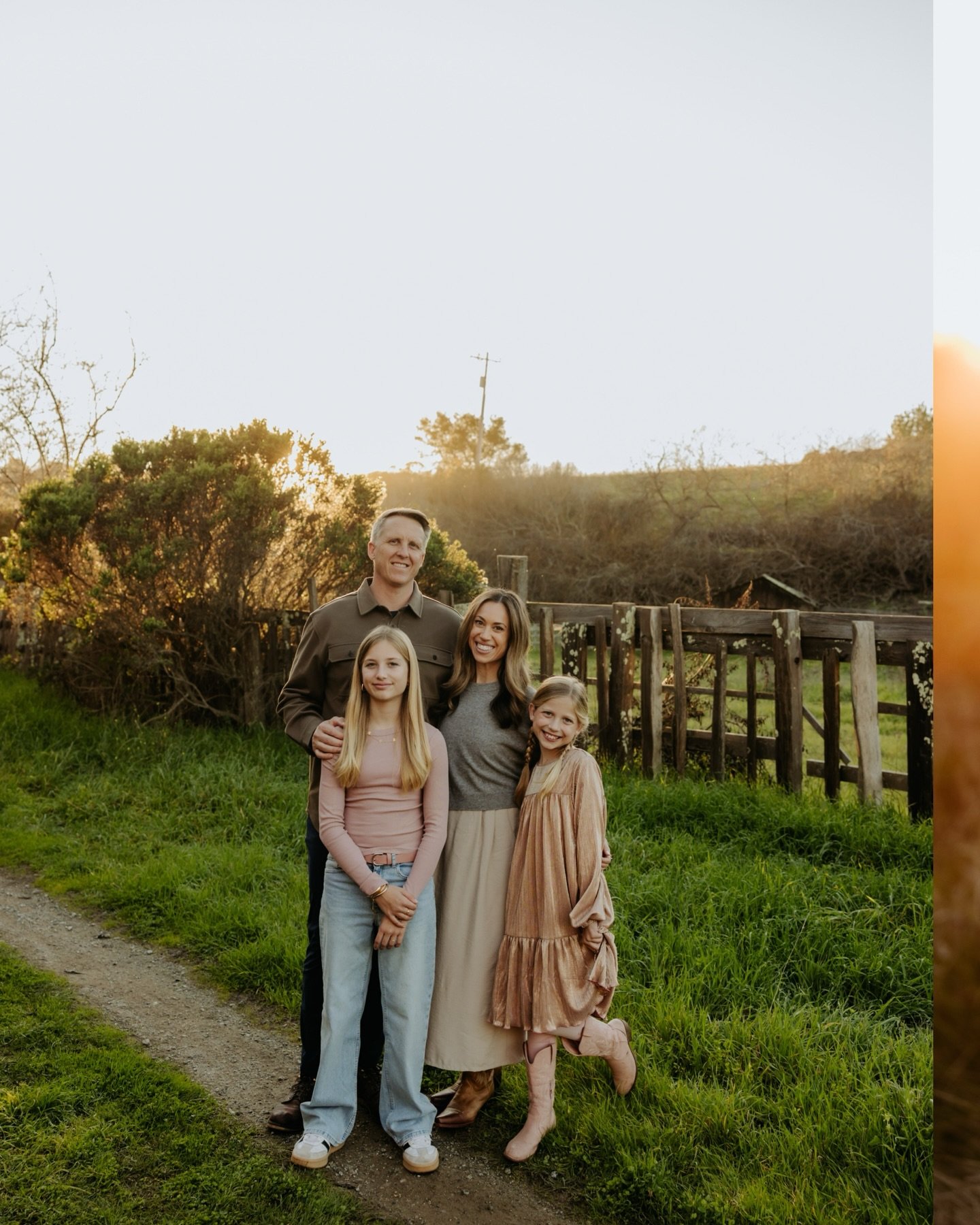 Spring is a great time to sneak in some family photos. We had so many beautiful flower fields and the hills are green and lush with so much color (and ticks! 😅🫠🤪) It&rsquo;s a really fun time to get some different and more colorful family photos. 