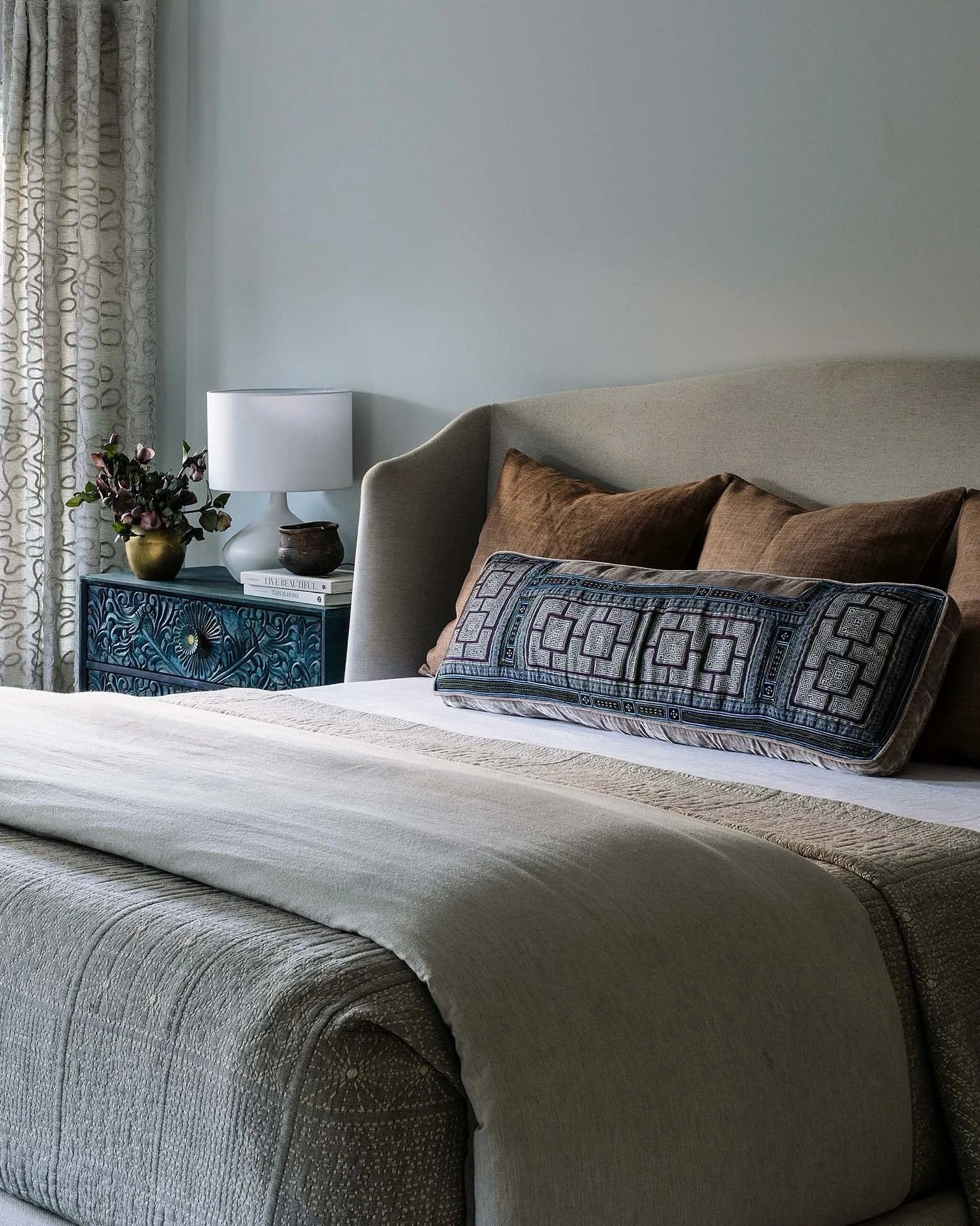 Serene primary suite in one of our recent Orinda projects 🫧 

This bedroom belongs to two very busy parents, and we wanted to create a peaceful retreat where they could relax &amp; unwind. I consider a great primary suite to be the design equivalent