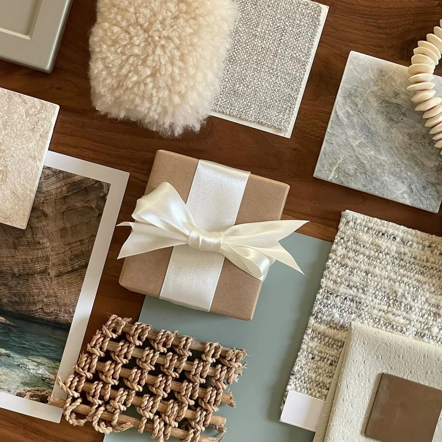 Still looking for the perfect gift for someone special? Our giftable Design Sessions are back this year for both virtual and in-person consultations. 

Available as an emailed gift certificate, or a beautifully wrapped package for local Bay Area deli