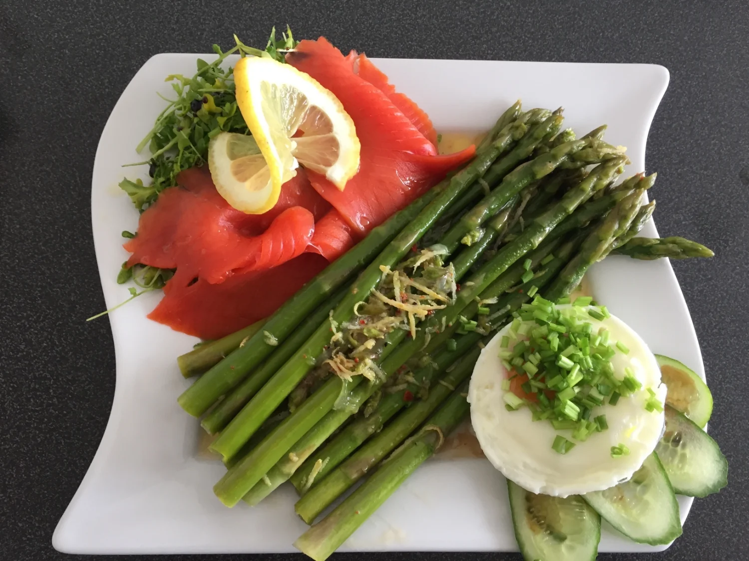 Office Food: Microwaved Asparagus and Egg with Smoked Salmon
