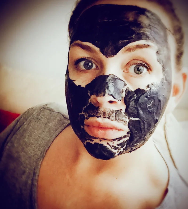 DIY: Black Mask