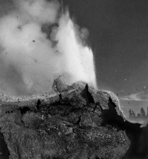 Bessma Khalaf: Old Faithful , 2014; archival pigment print; 19 in x 18 in.; courtesy of the artist.