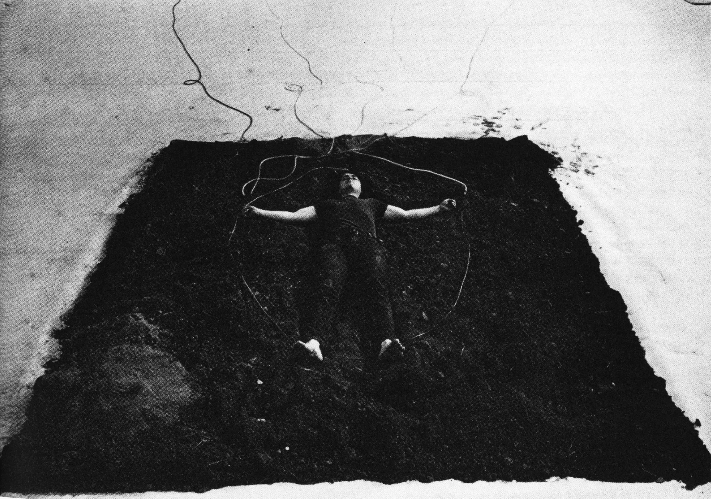 Terry Fox: Levitation (Performance at Richmond Art Center) 1970. © Estate of Terry Fox and Jerry Wainwright (photo)
