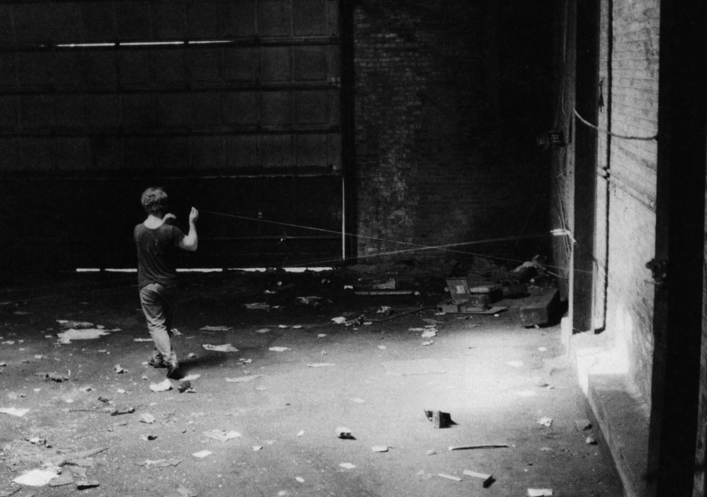 Terry Fox: Erossore (Performance, New York) 1978. © Estate of Terry Fox and Barry Klinger (photo)