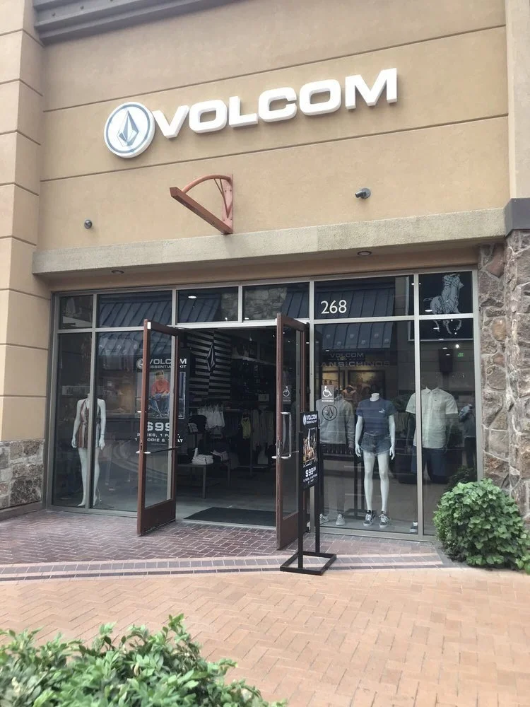 volcom-traverse-mountain.jpg
