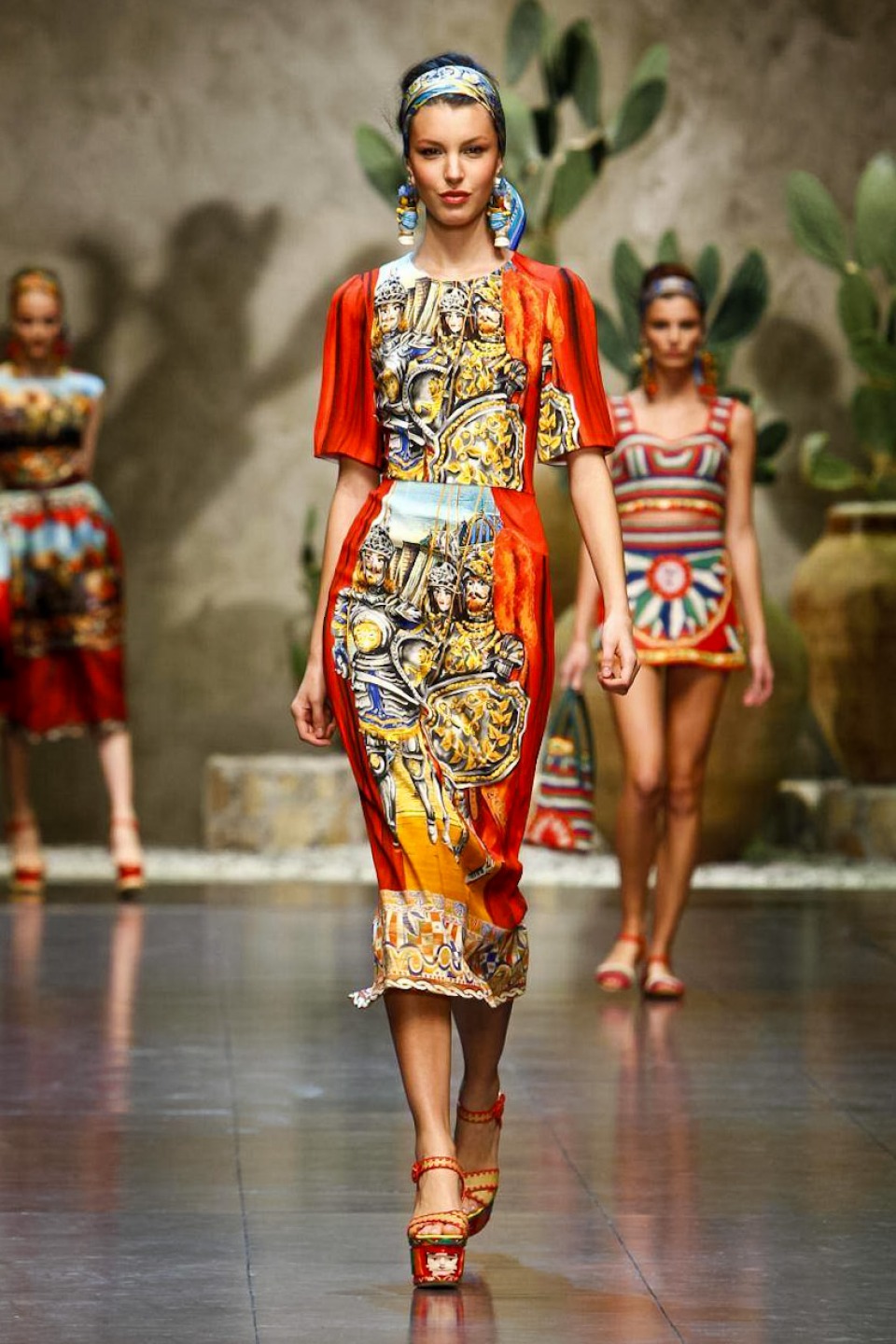 Dolce-Gabbana-Spring2013-01.jpg