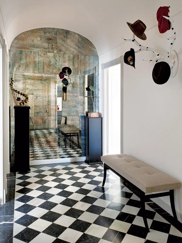 Madrid Apartment by Andrés Rebuelta Carrere