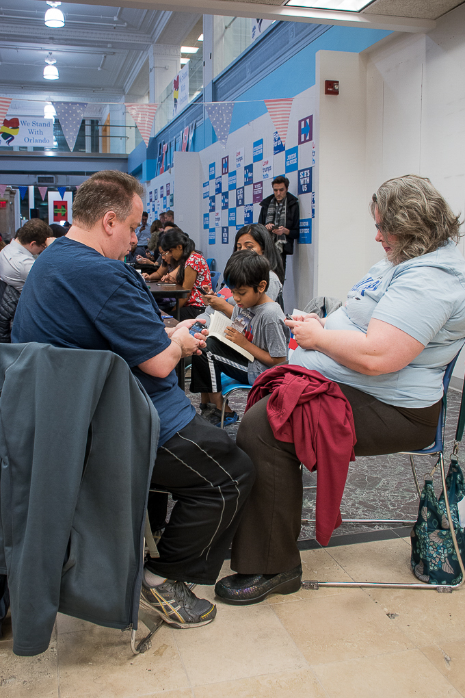 Haines_HillaryPhonebank_161103_9.jpg