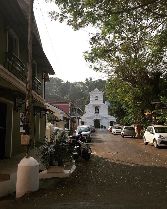 Churches everywhere ⛪️
#youfollowthefilm #goa #panjim #southgoa #catholic #religion #church #citylife #streetphotography #adoption #adopteevoices #femalefilmmakers #indiefilm