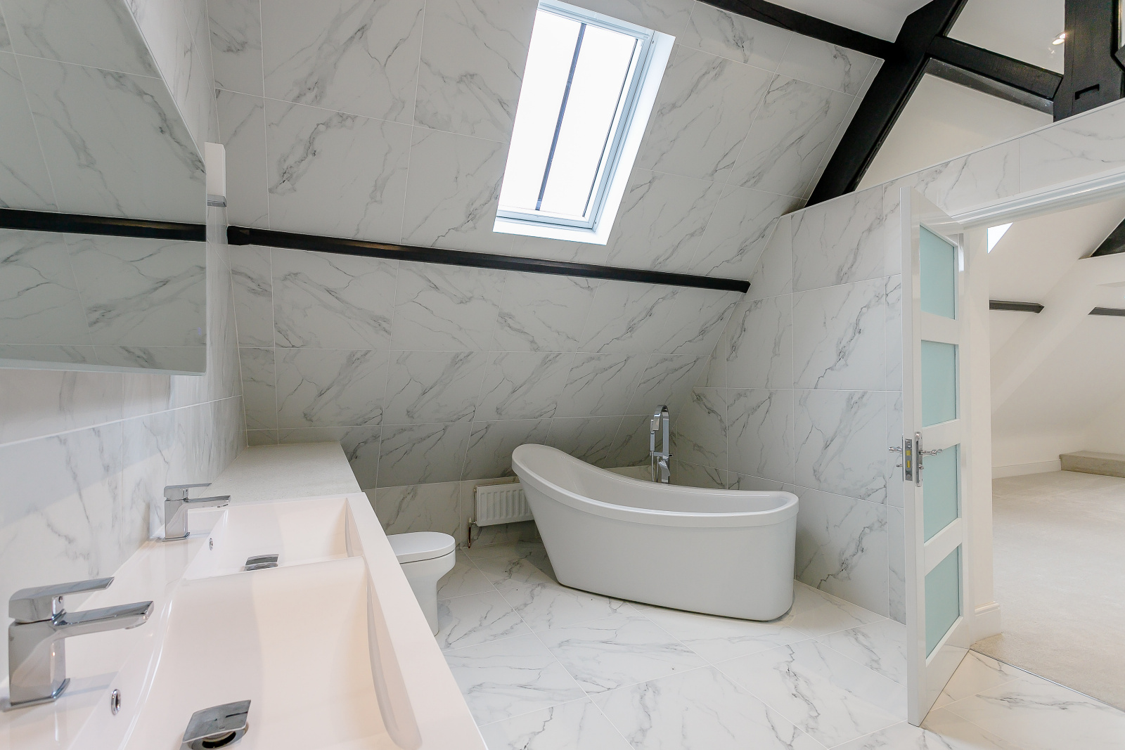 8377072-interior06-800.jpg