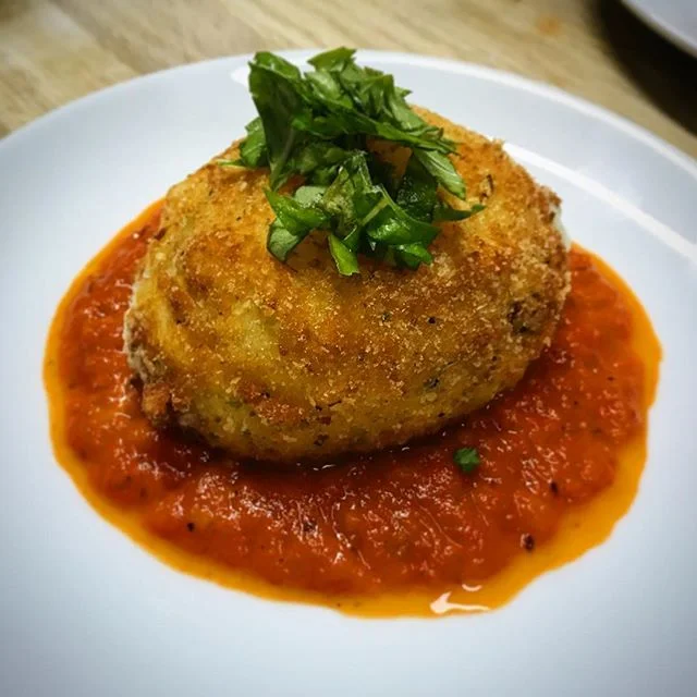 These Chorizo, Sundried Tomato and Basil stuffed Deep Fried Buffalo Mozarella Balls are an absolute winner! Definitely one to satisfy any cheesy craving you may have!

#bornskitchen#cookingclass#cookingindubai#cookingclassesindubai#cooking#foodinduba