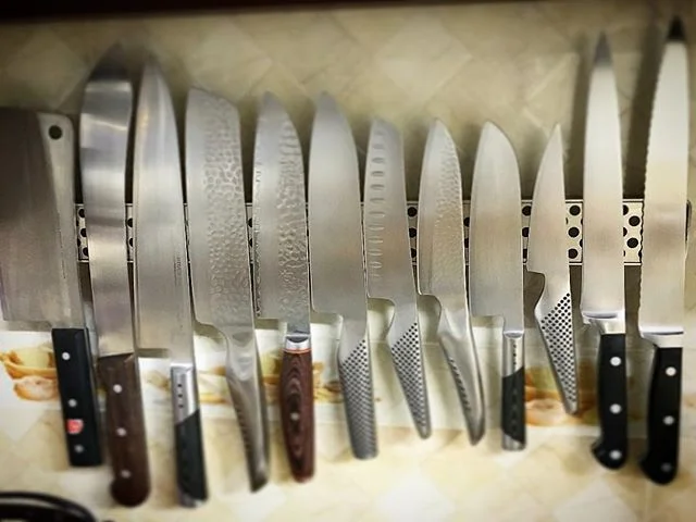 All sharp and ready to go!! How do you guys sharpen your knives.?! If you are looking for the best sharpener around look no further than the @worksharptools knife sharpener. It is amazing!! #bornskitchen#knives#knifesharpening#worksharp#miyabiknives#