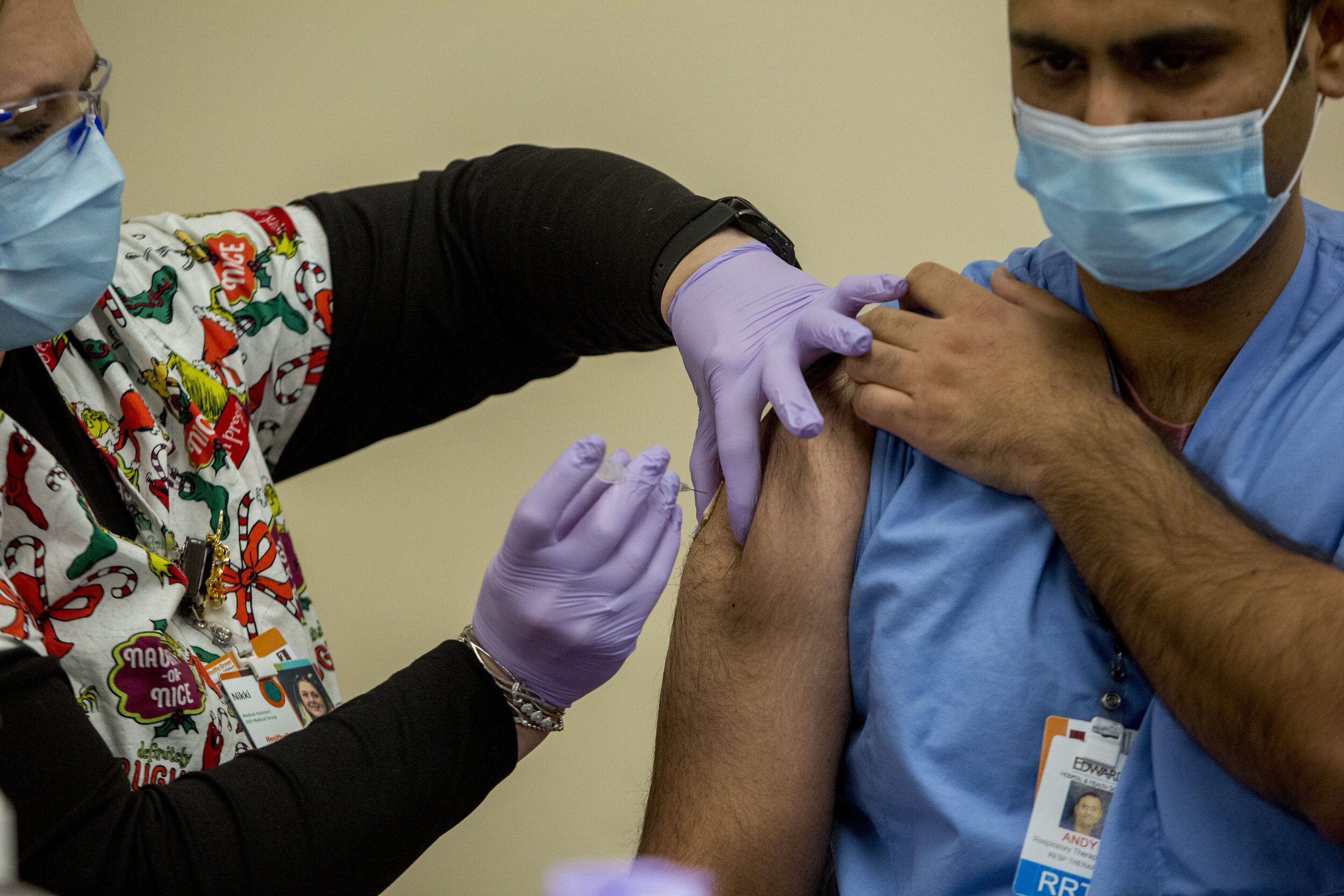 20201217-Vaccine-EE323.jpg