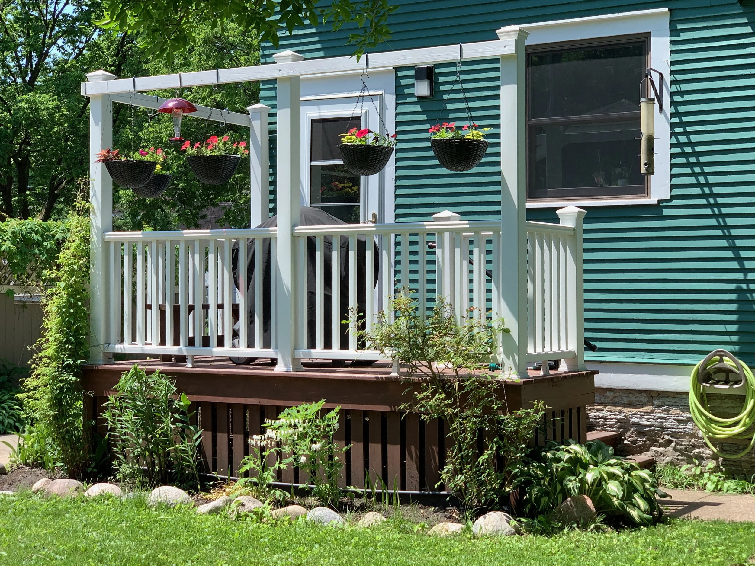 6 web_back deck.jpg