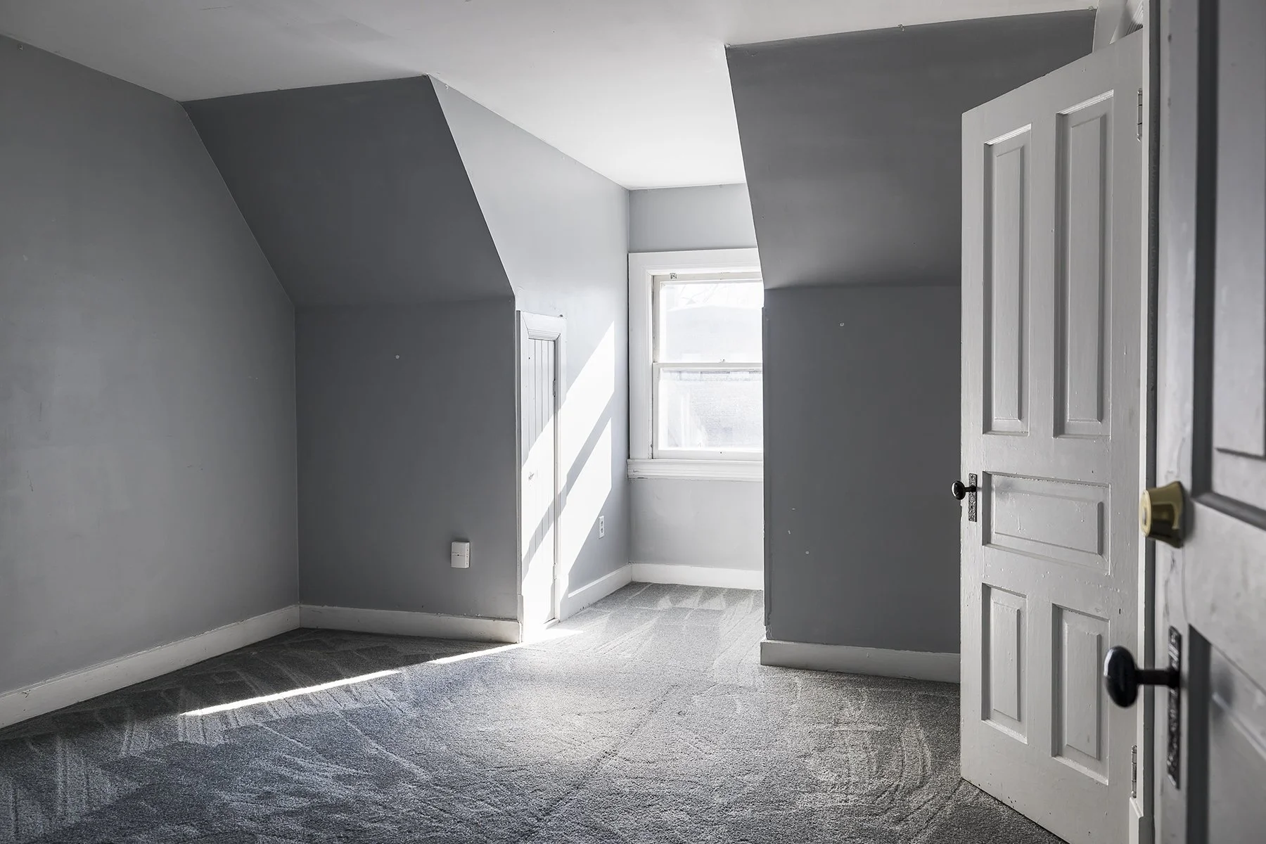 web_bedroom third floor 2.jpg