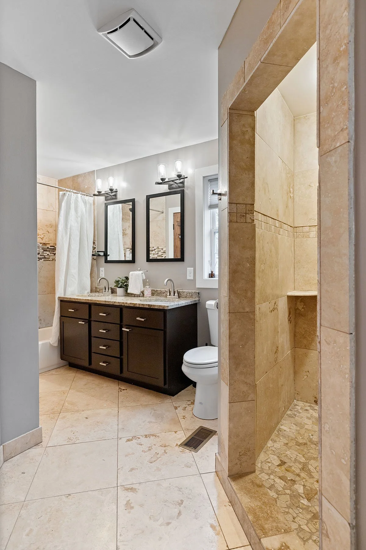 web_Bathroom Upper 1.jpg