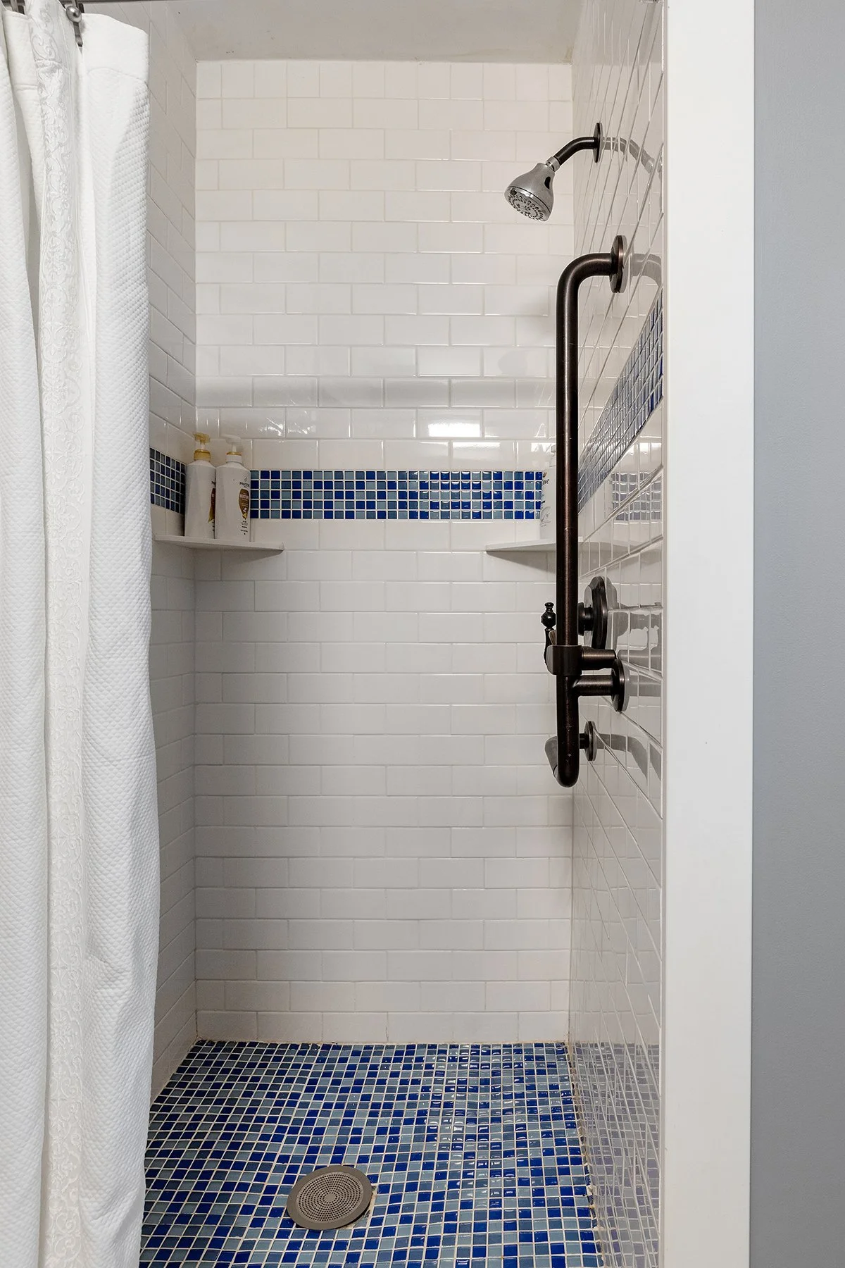 web_Bathroom main 2.jpg