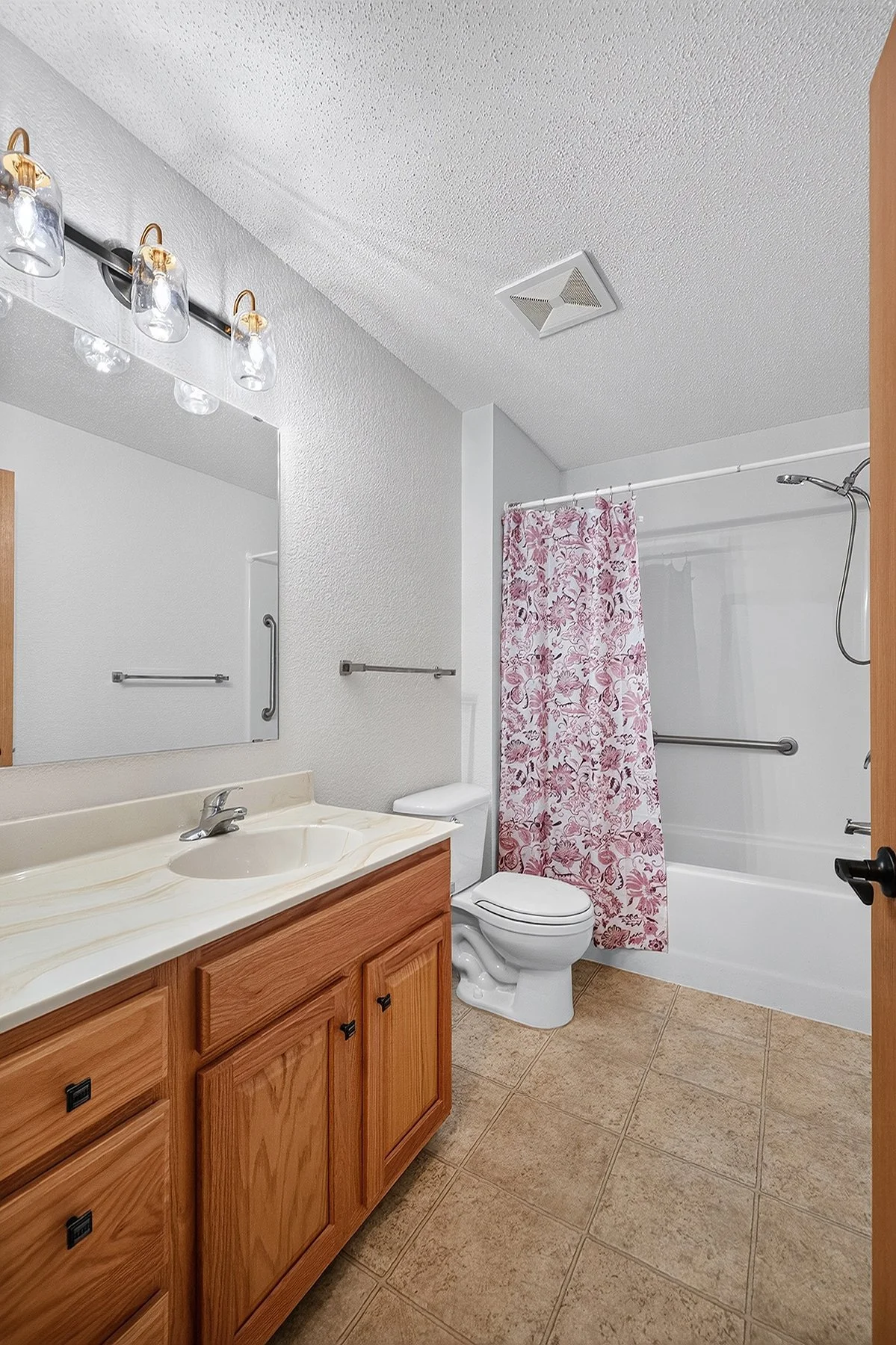web_Bathroom main 1.jpg