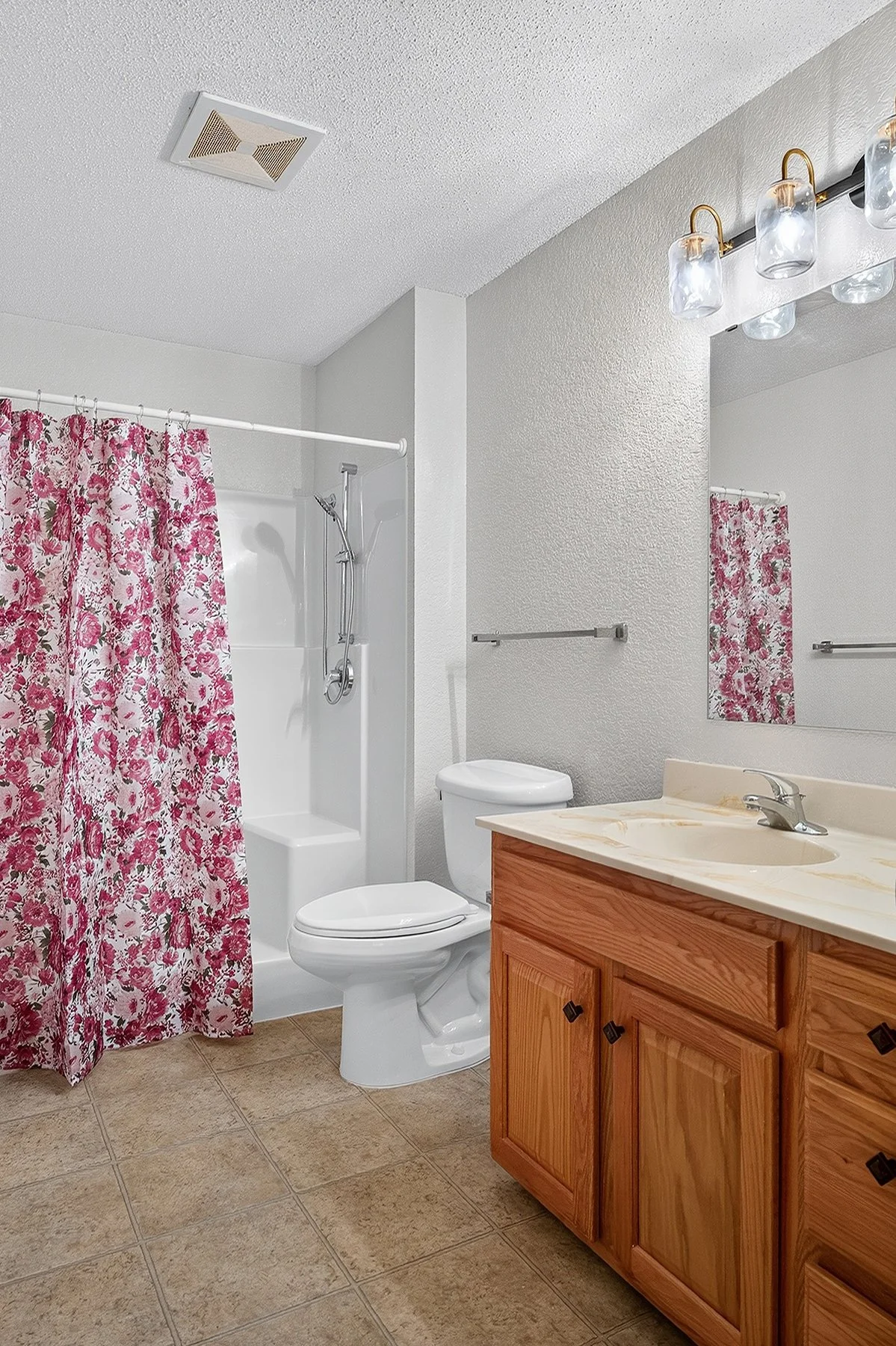 web_Bedroom main bathroom.jpg