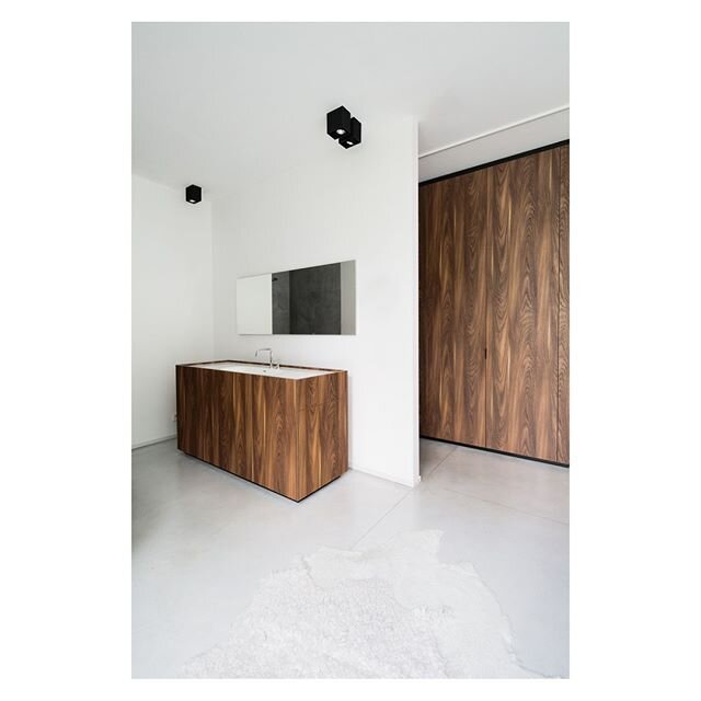 Bathroom goals.⁠
⁠
Interior @aimarchitecten⁠
Image @ellen__claes⁠
⁠
⁠
#bathroominspi #interieurfoto #woning #binnenkijken #interiorandhome #interior4all #interiorphotography #interiorlovers #interiorinspiration #interieurinspiratie #interiorinspo #mo