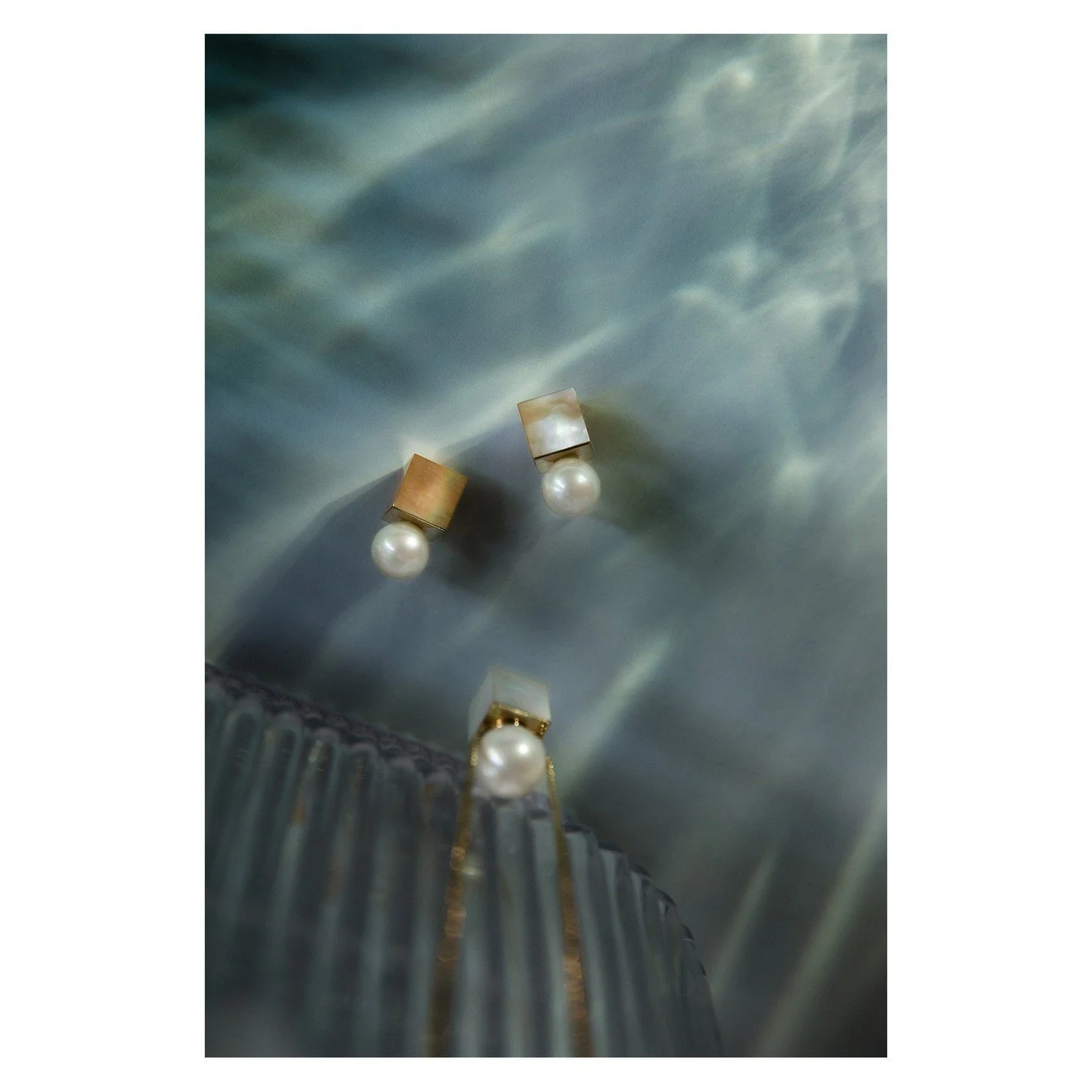 Underwater.⁠
About Pearls Series - Editorial collaboration with jewelry designer @melaniegeorgacopoulos.⁠
Creative Direction/Production/PR @lnt_studio_⁠
Photography/Retouching/Creative Direction @ellen__claes⁠
⁠
Full series linkin bio.