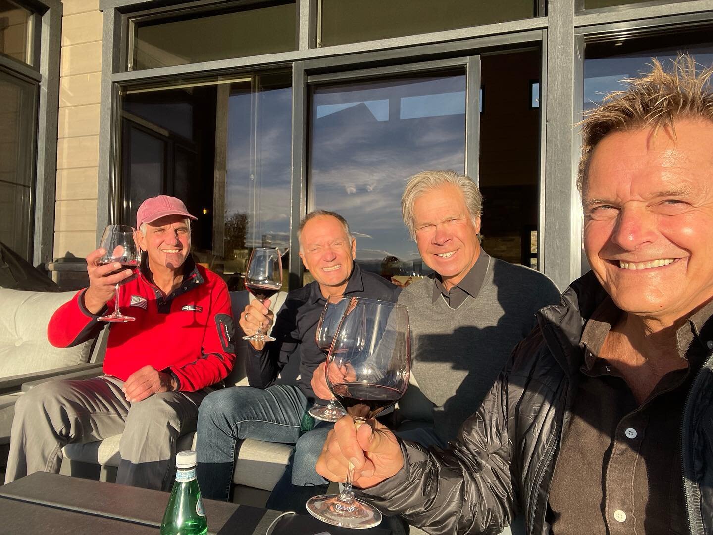 Velkomst f&oslash;r 7/11  reunion i kveldssola hjemme  i Park City hos min &laquo;gamle&raquo; sportsdirekt&oslash;r &laquo;Och&raquo; @jimochowicz sammen min lagkompis @jens.veggerby og  @eaheiden