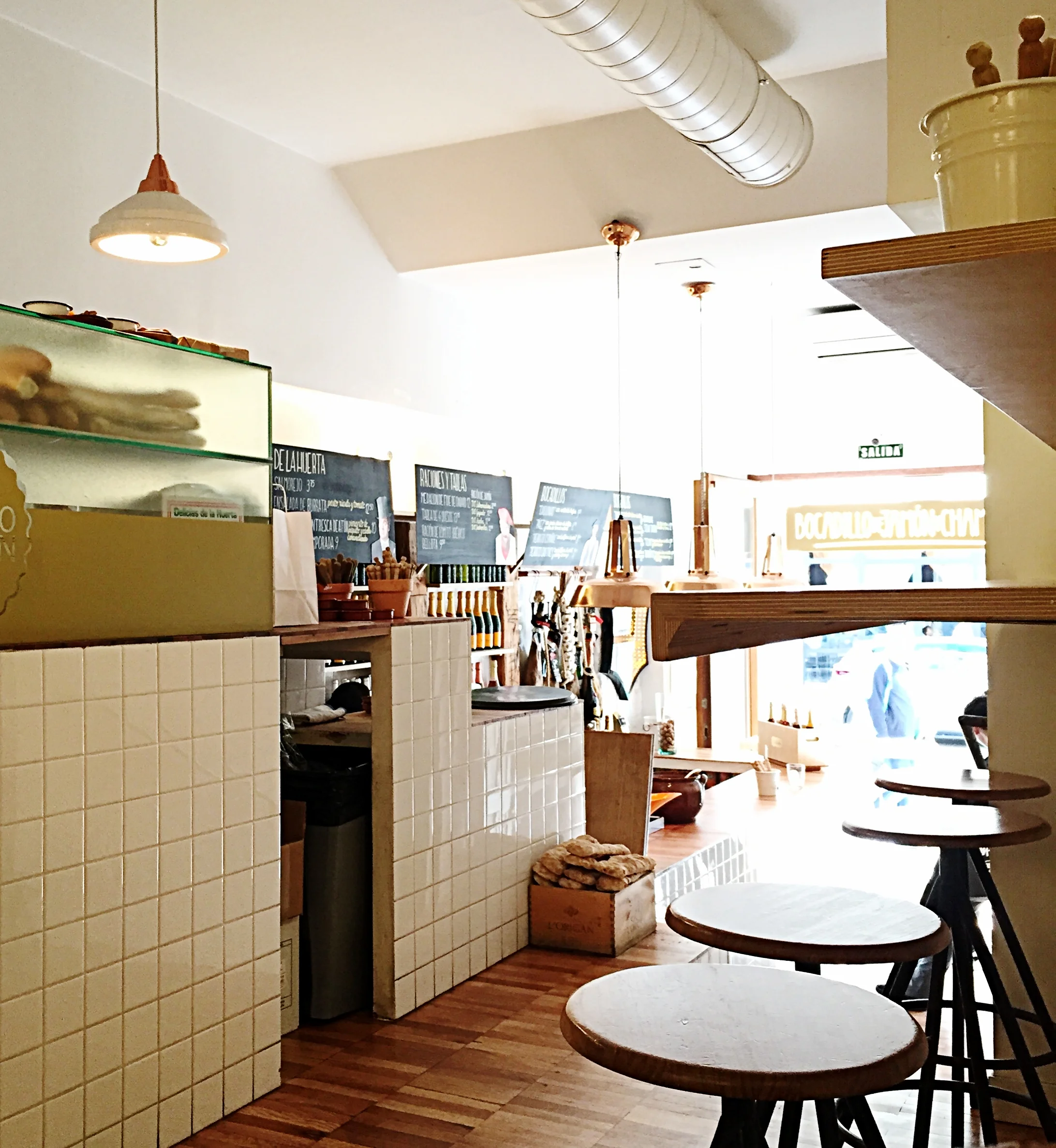 eat | bocadillo de jamon y champan